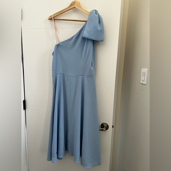 Gal Meets Glam Yvonne Dress - Picture 2 of 8